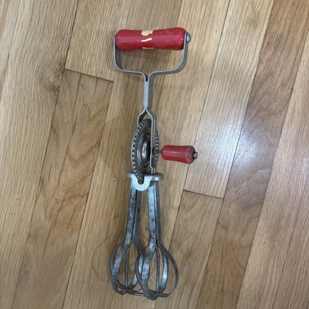 Vintage ANDROCK HAND MIXER/EGG BEATER‎ Kitchen Utensil RED Bakelite Spins!!!